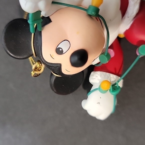 𝅺vintage GROLIER "Mickey's Christmas Magic" collectible ornament - Picture 5 of 6